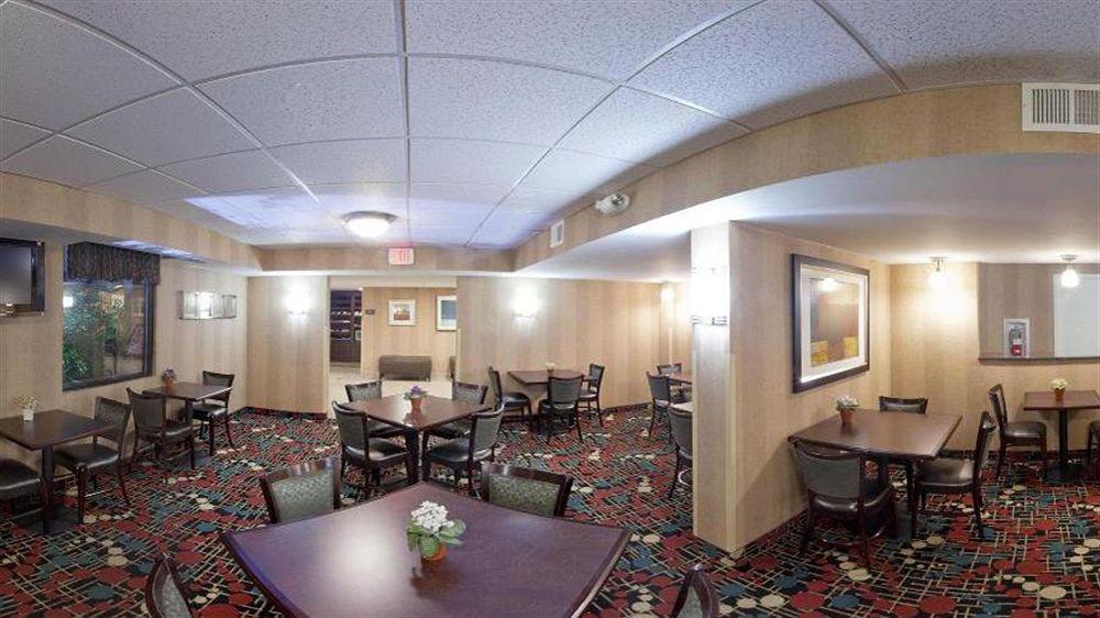 Holiday Inn Express Fairfax-Arlington Boulevard By Ihg Exterior photo
