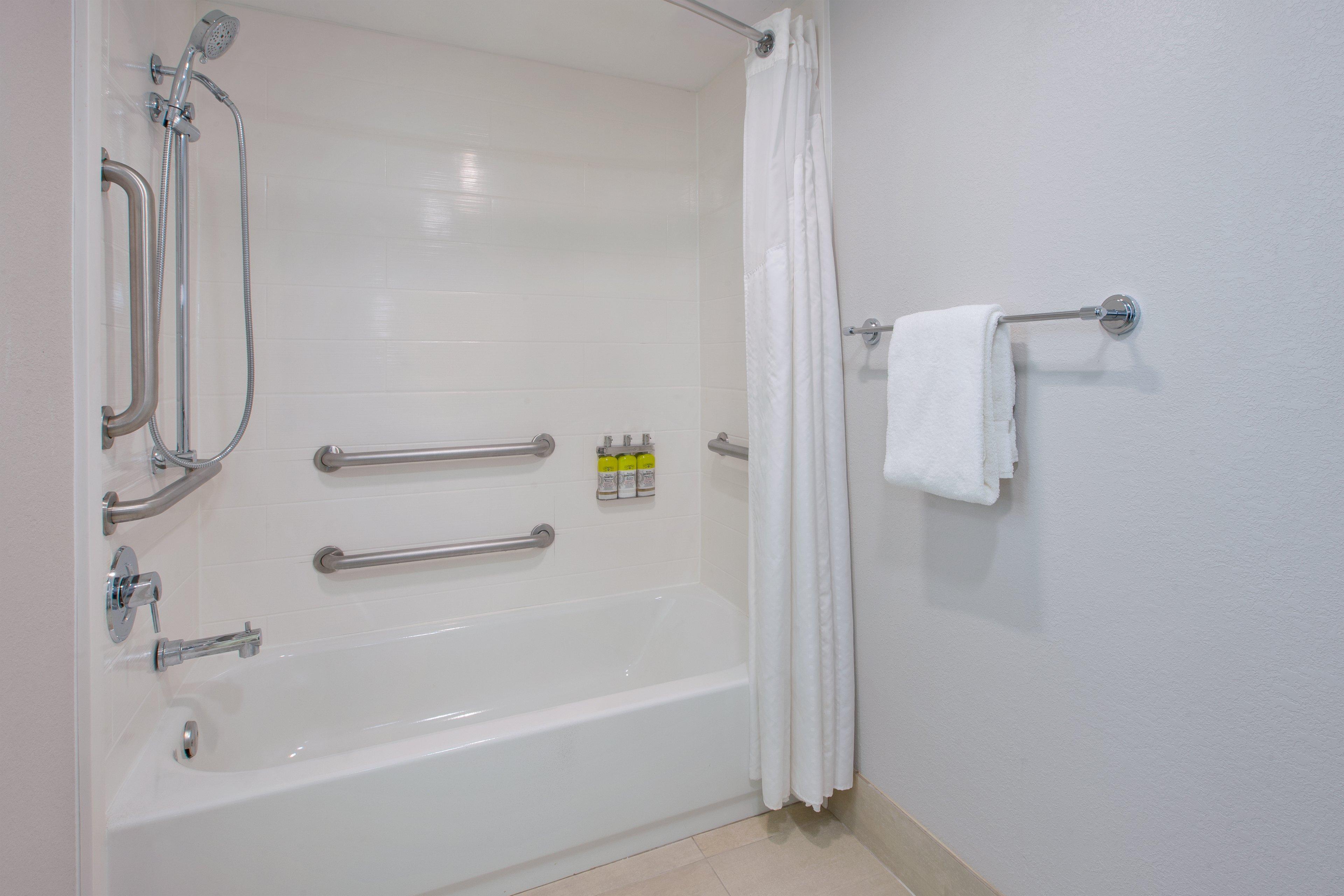 Holiday Inn Express Fairfax-Arlington Boulevard By Ihg Exterior photo