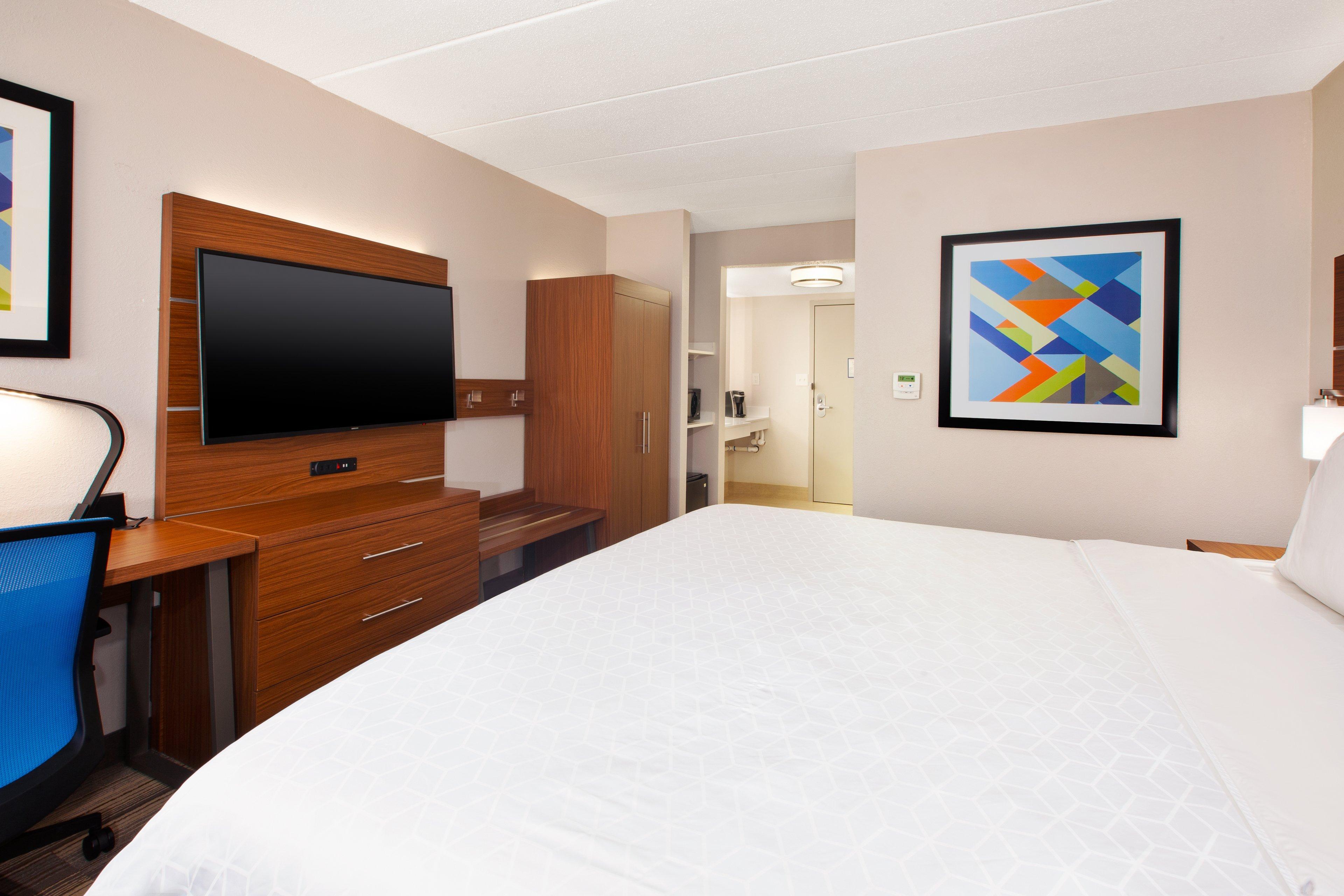 Holiday Inn Express Fairfax-Arlington Boulevard By Ihg Exterior photo