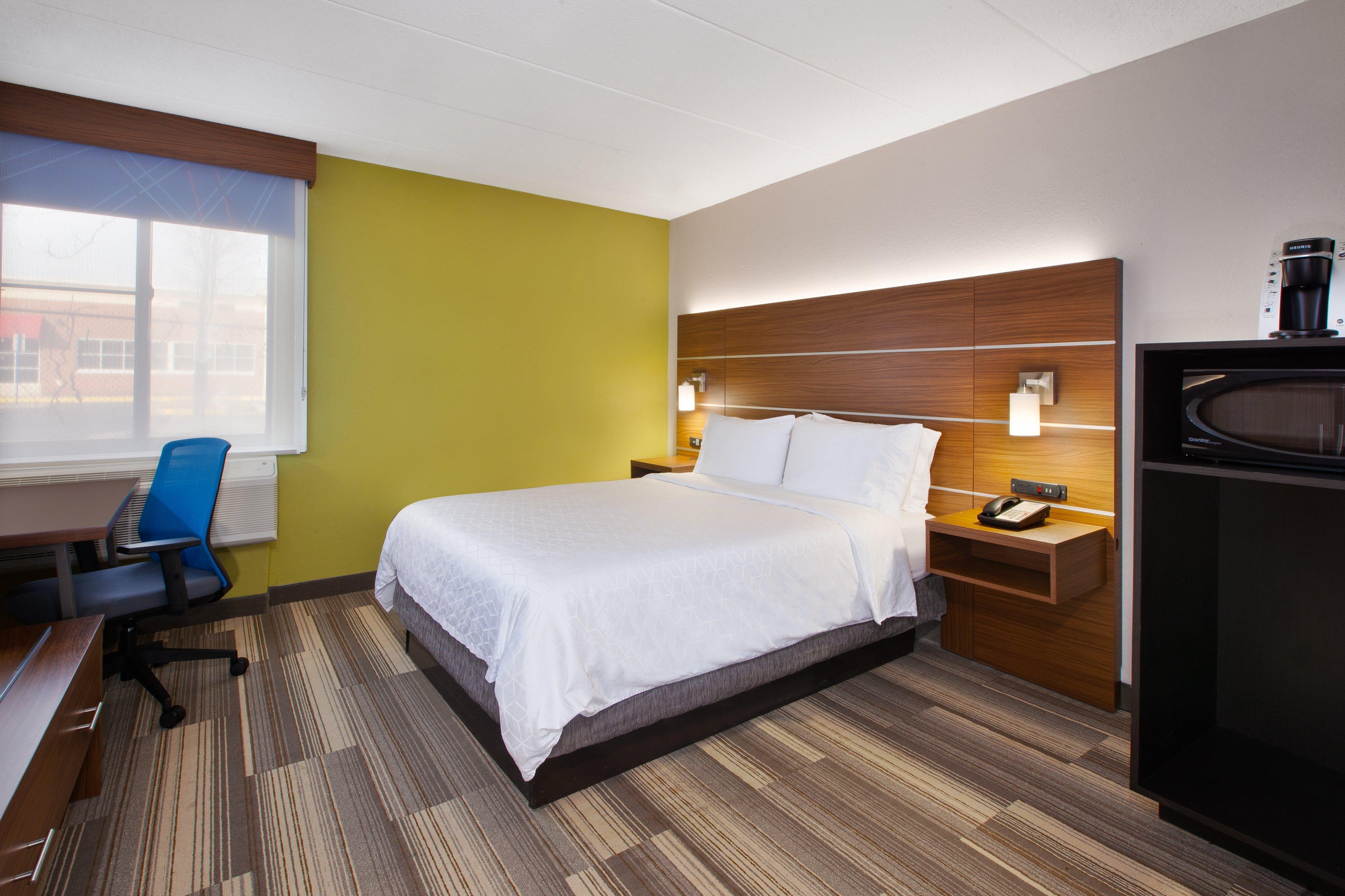 Holiday Inn Express Fairfax-Arlington Boulevard By Ihg Exterior photo