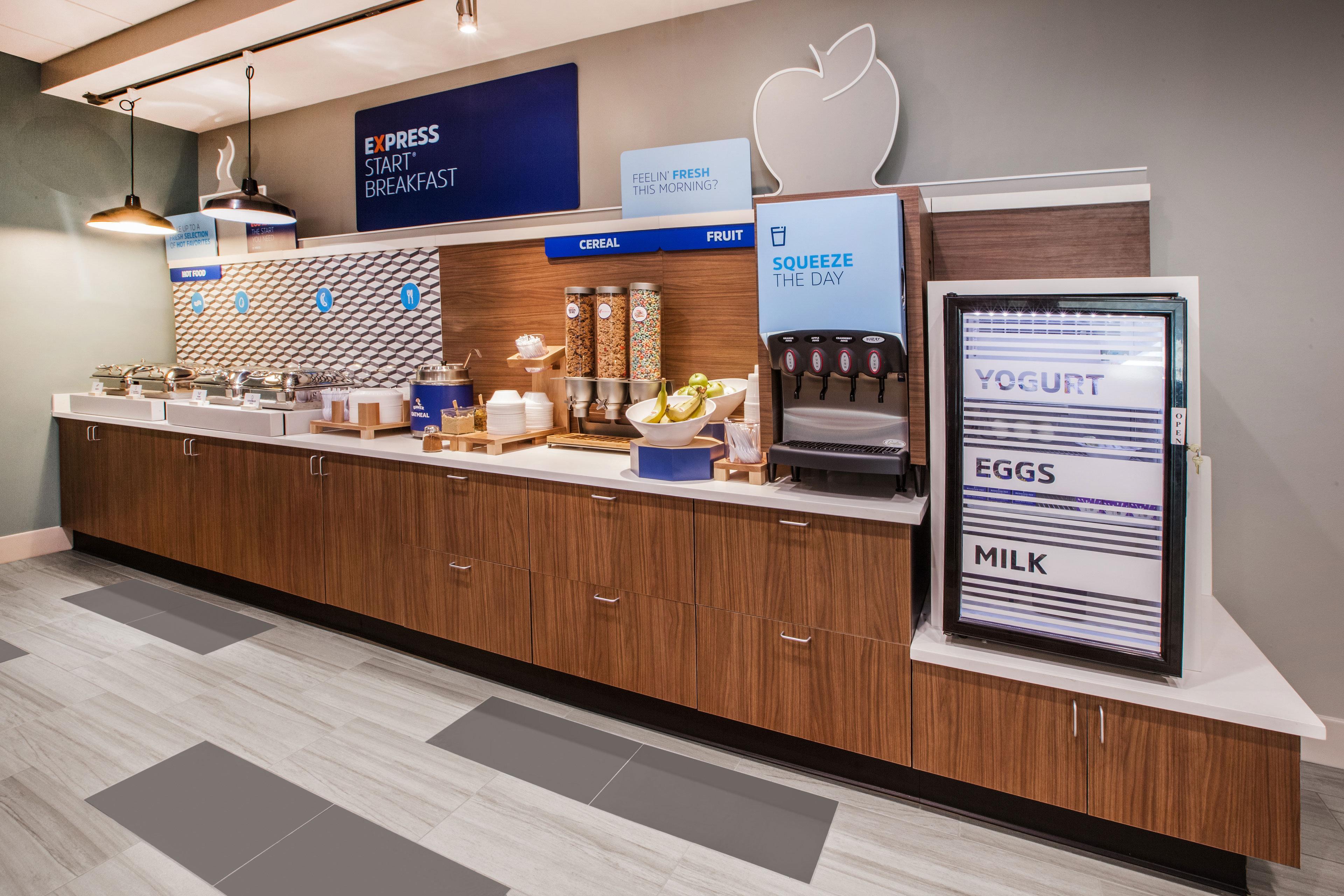 Holiday Inn Express Fairfax-Arlington Boulevard By Ihg Exterior photo