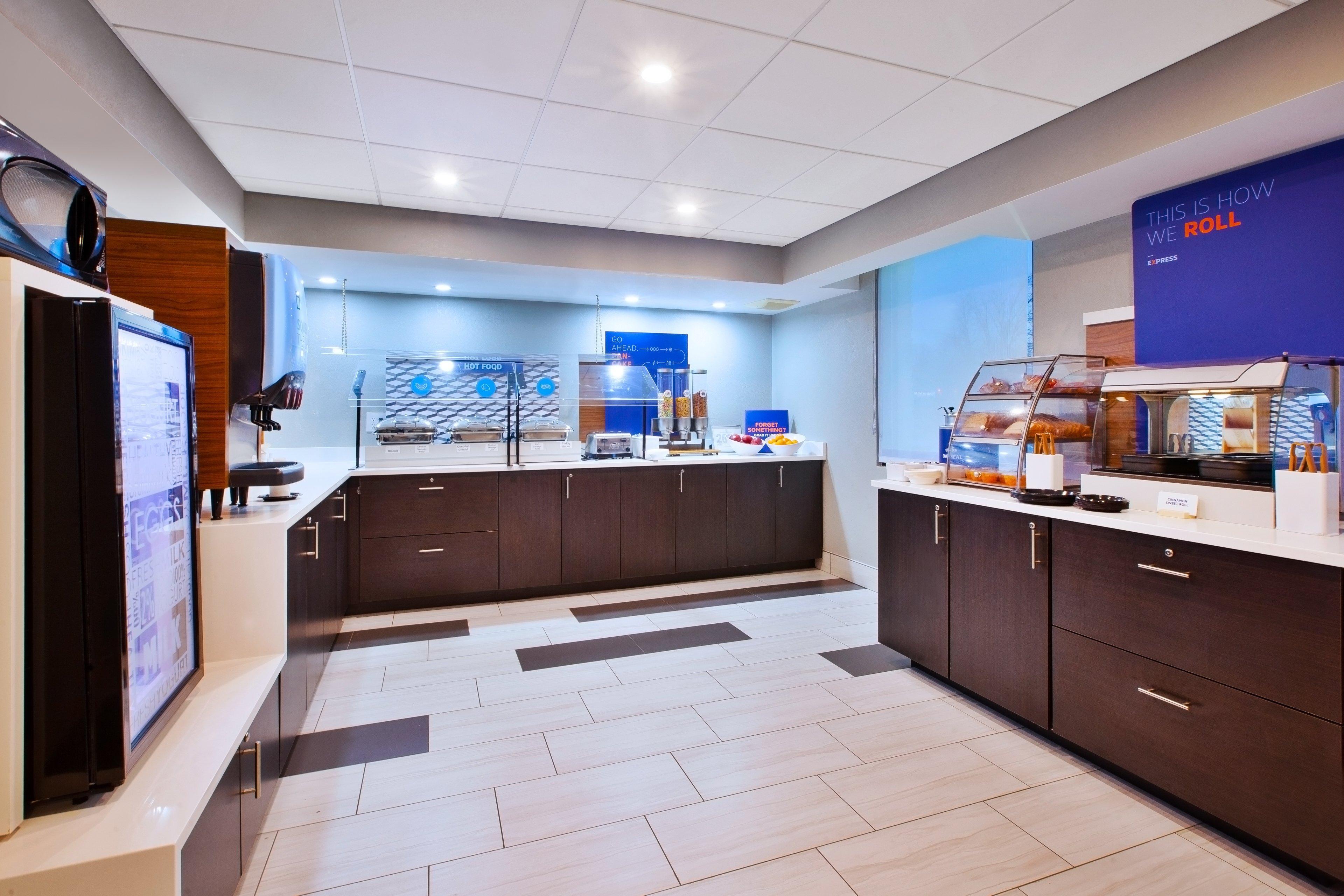 Holiday Inn Express Fairfax-Arlington Boulevard By Ihg Exterior photo