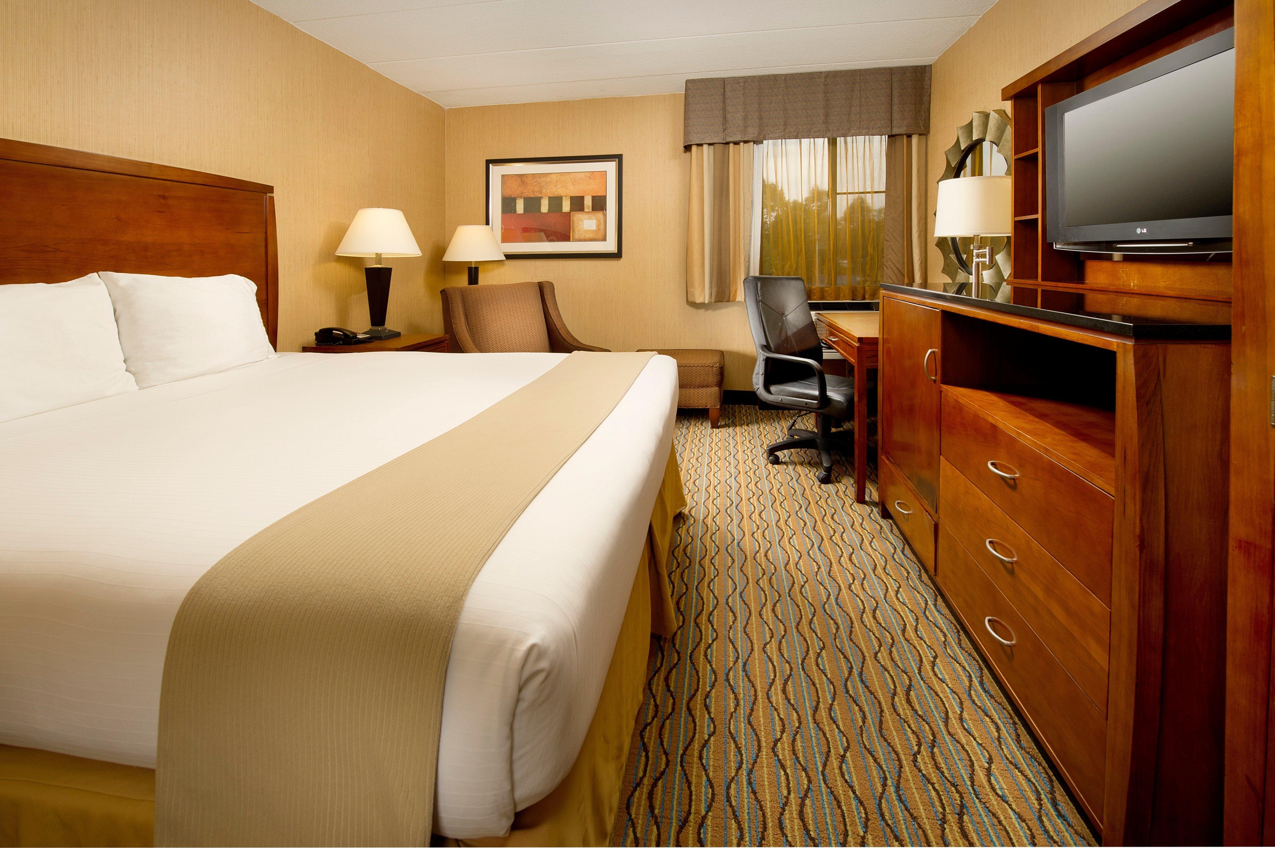 Holiday Inn Express Fairfax-Arlington Boulevard By Ihg Exterior photo